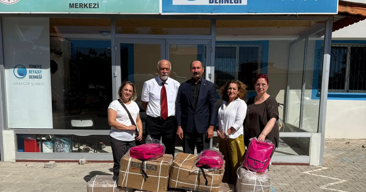 Arapgir'e Ankara'dan kırtasiye desteği geldi