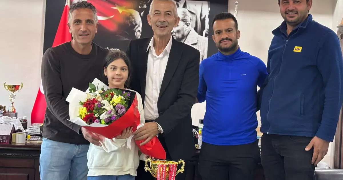 Genç sporcu Buğlem Aydın, Başkan Cömertoğlu'nu ziyaret etti