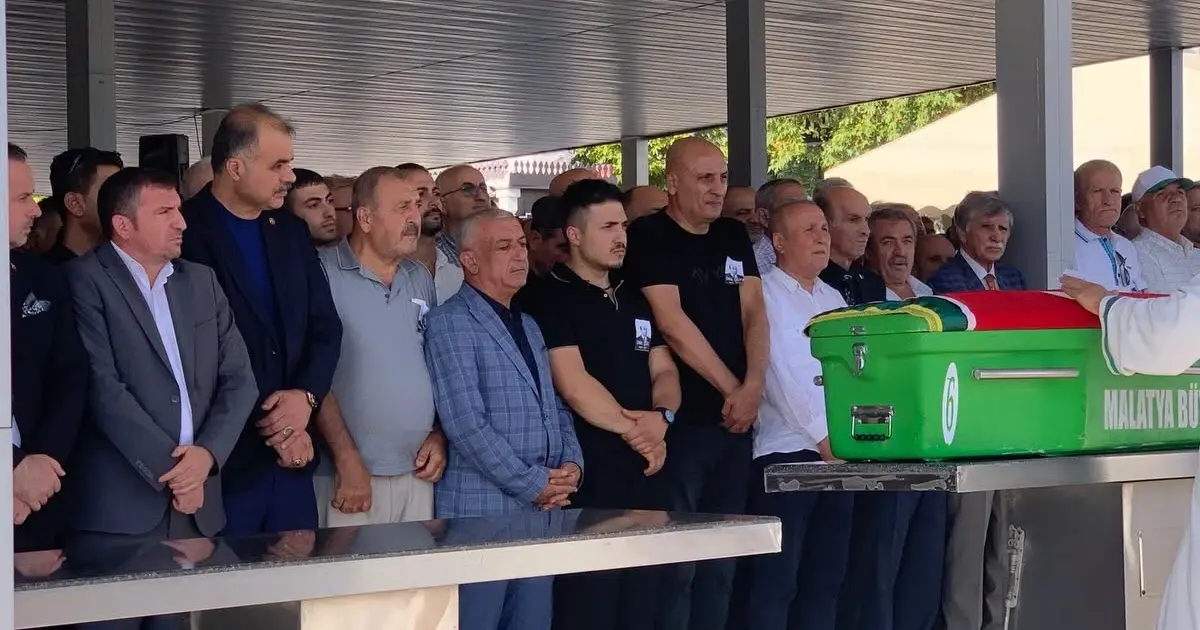 Oral Çelik Malatya'da toprağa verildi