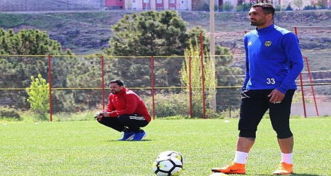 Evkur Yeni Malatyaspor'da  parola  "galibiyet"