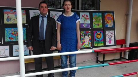 Farkındalık oluşturmak için resim sergisi açtı