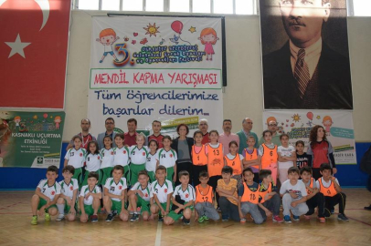Çocuklar şampiyon olmak için mücadele etti