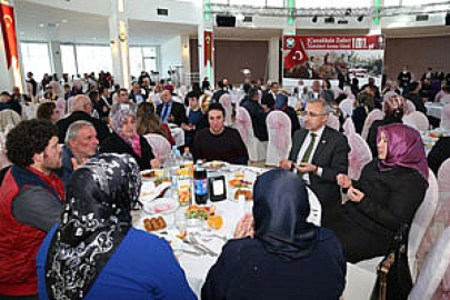 Şehit aileleri ve gaziler onuruna yemek verildi
