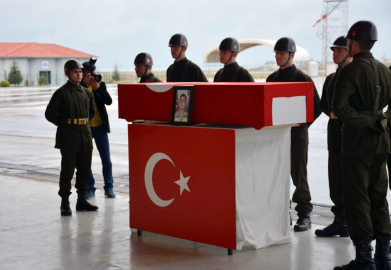 Uçurumdan düşerek şehit olan asker memleketine uğurlandı