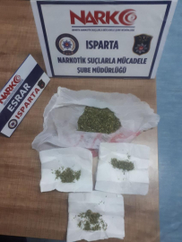  Isparta'da 52 gram esrar yakalandı 