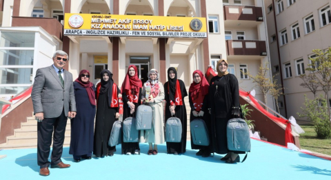 Başkan Karaosmanoğlu, Dünya şampiyonu öğrencileri kutladı