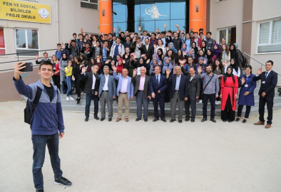 Başkan Cahan öğrencilerle kariyer söyleşisinde buluştu