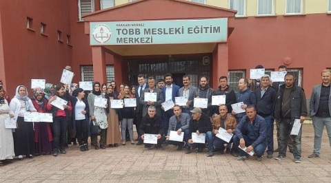 Hakkari’de 170 kursiyere girişimcilik belgesi verildi