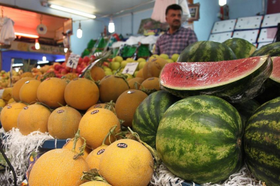 Yaz meyveleri tezgahlardaki yerini aldı