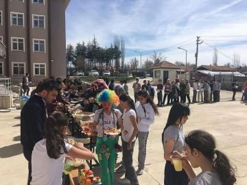 Çavdarhisar İmam Hatip Ortaokulu'nda Matematik ve Bilim Şenliği