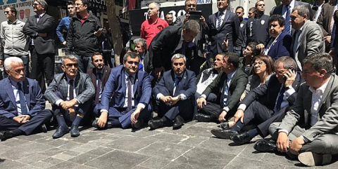 CHP’den oturma eylemi