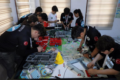 Geleceğin bilim insanları ve mühendisleri Payas STEM’de yetişiyor
