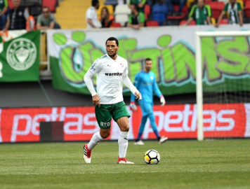 Titi: "Başımızı dik tutmak zorundayız"