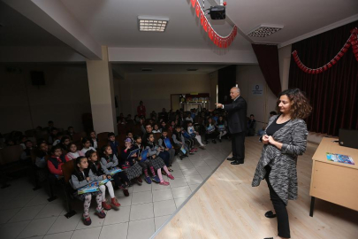Büyükşehir öğrencilere “Trafik Bilinci Yaşama Sevinci” projesi anlattı