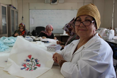 Sandıktan çıkan kanaviçeler yeniden hayat buldu