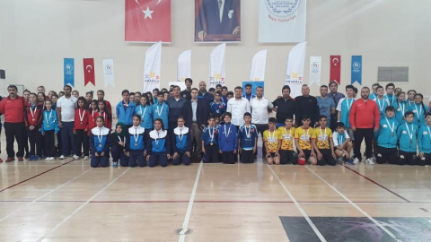 Vanlı badmintoncular Türkiye finallerinde