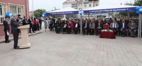 Başkan Karaosmanoğlu, “Eğitimi, hizmetlerimizin en başına yazıyoruz”