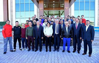Başkan Polat, tekvando şampiyonası için gelen heyeti ağırladı 