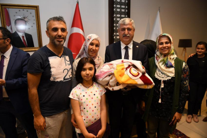 Bebeğin Kulağına Ezan Okudu, Zeynep İsmini Koydu