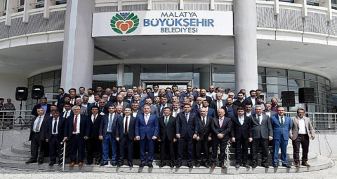Ahmet Çakır istifa ederek belediyeye veda etti