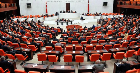 Üniversitelerin bölünmesi tasarısı komisyonda kabul edildi