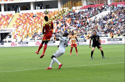 Spor Toto Süper Lig: E. Yeni Malatyaspor: 0 - T.M. Akhisarspor: 0 (İlk yarı)