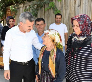 Yeşilyurt Belediyesi evi yanan aileyi yeni evine kavuşturdu
