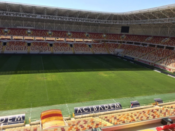 Yeni Malatya Stadyumu’nun çimleri de mantar hastalığına teslim
