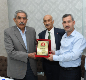 Çınar, muhtarlara ilçedeki yatırımları anlattı
