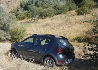 Otomobil bariyerlere çarptı: 1 yaralı
