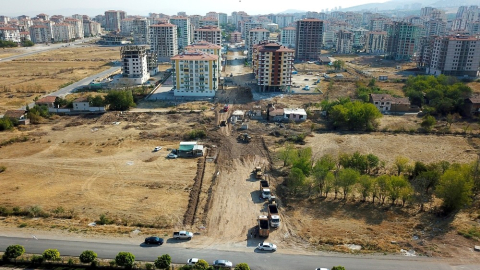 Büyükşehir’de yol açma çalışması
