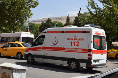 Balkondan düşen genç kız yaralandı
