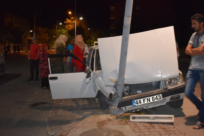 İki otomobil çarpıştı: 1 yaralı
