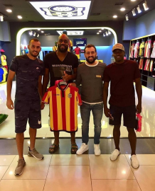Evkur Yeni Malatyaspor lisanslı ürün mağazasına yoğun ilgi
