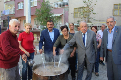 Ataköy Mahallesi’nde bin kişiye aşure
