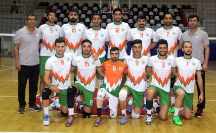 Büyükşehir voleybolda sezona yenilgiyle başladı
