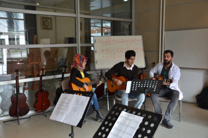 Enstrüman kursları yoğun ilgi görüyor
