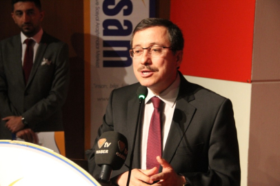 Malatya’da "İdealden Gerçeğe Toplum Siyaset ve Ekonomi" sempozyumu düzenlendi
