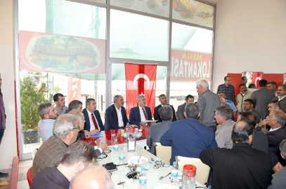 Başkan Polat esnaflarla bir araya gelmiş
