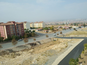 Vatandaşlar Karagöz Caddesine hizmet istiyor
