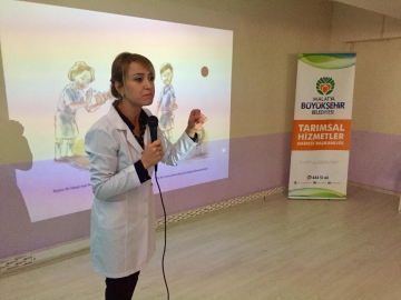 Okullarda çocuklara hayvan sevgisi anlatılıyor
