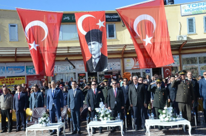 Darende’de Cumhuriyet Bayramı kutlandı
