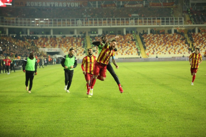 Kaptan Adem Büyük’ün galibiyet sevinci
