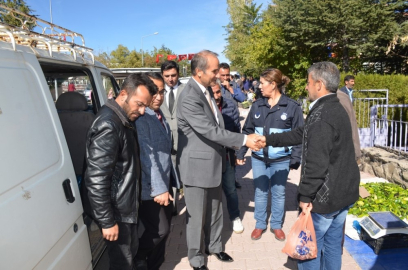 Başkan Kızıldaş  pazarcıların sorunlarını dinledi
