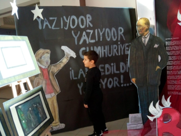 İbrahim Yücel’de ‘Bir Ömür Cumhuriyet’ sergisi
