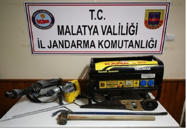 Malatya’da kaçak kazı yapanlara suçüstü
