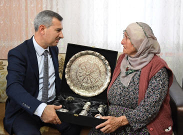 ‘Tut Elimden’ projesi ile engelli vatandaşlara hizmet veriliyor
