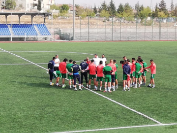 Yeşilyurt Belediyespor Ş.Urfa Belediyespor maçına hazırlanıyor

