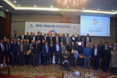 STK Akademisi öğrencileri sertifikalarını törenle aldı
