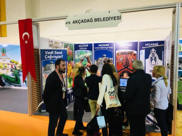 YAPEX Fuarı’nda Akçadağ standı yoğun ilgi gördü
